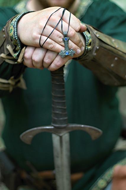 Anhänger Mjöllnir, Thors Hammer aus Schmiedeeisen Mjöllnir, der Hammer von Thor. Er ist ein weithin bekanntes Symbol, das von Heiden und Skandinaviern gleichermaßen verwendet wird.
