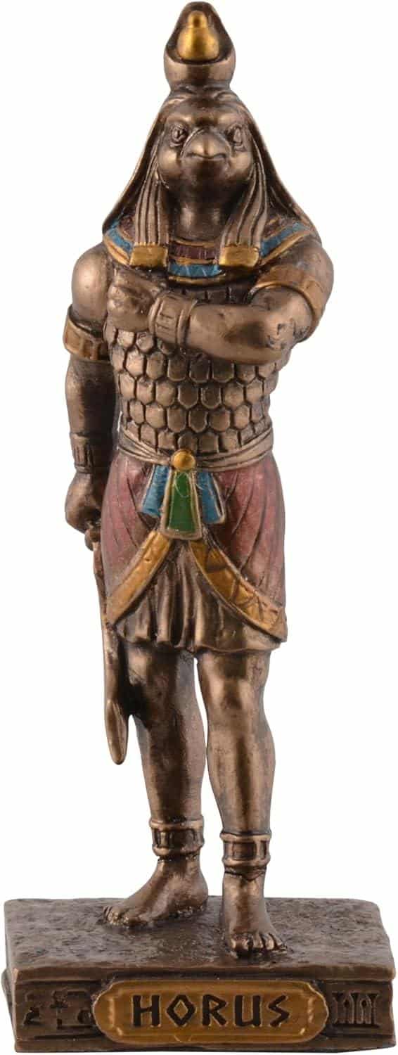 Horus-Figuren im Test: 5 Statuetten für Haus & Garten